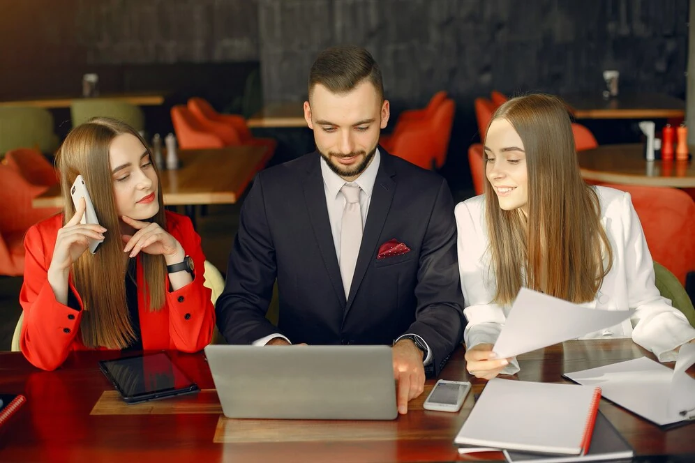 Why Choose Our Tronc Payroll Service for Nightclubs?